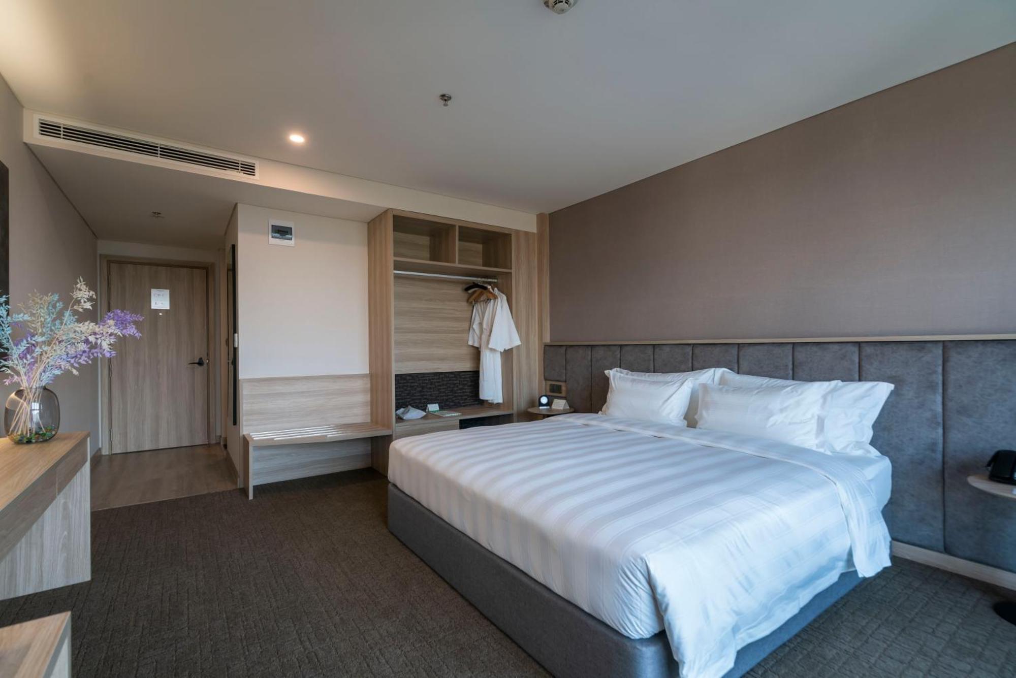 Wyndham Garden Legend Halong Hotel Ха Лонг Екстериор снимка