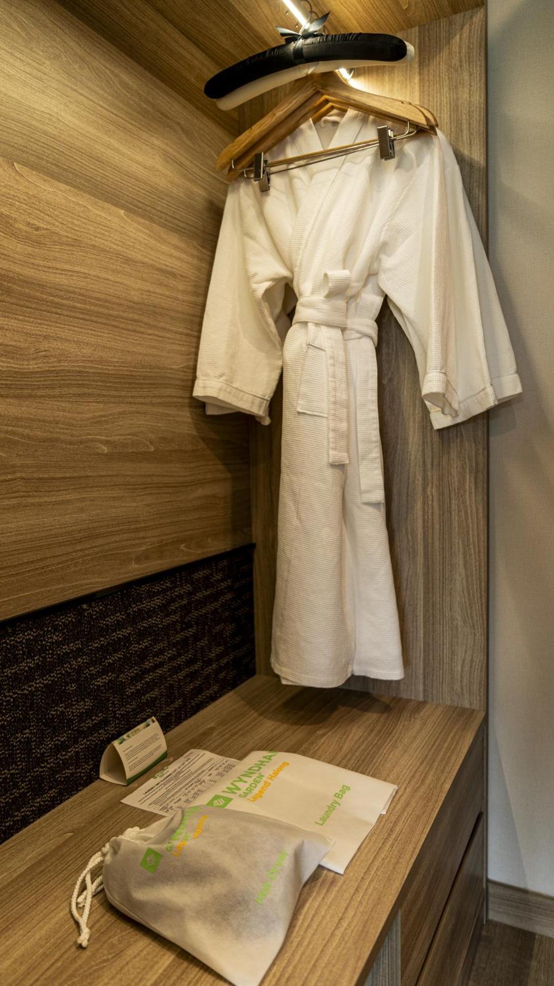 Wyndham Garden Legend Halong Hotel Ха Лонг Екстериор снимка